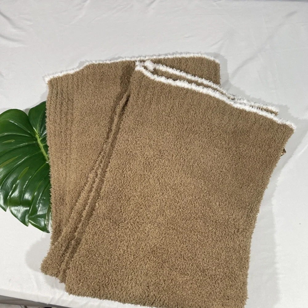 NWT $108 Barefoot Dreams CozyChic Rib Trim‎ Throw [45